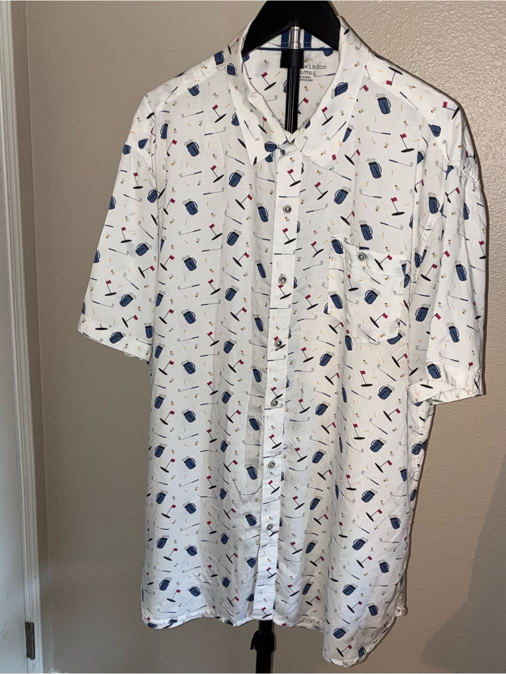 Vintage Men’s Age of Wisdom Short Sleeve Button Down Golf Flags